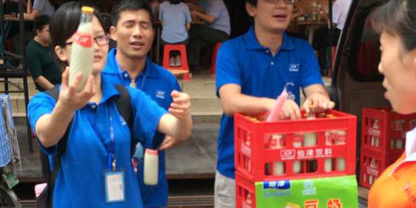 JNTY.COM江南豆奶集体“送奶”行动